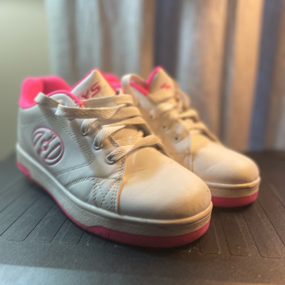 Size 5 Girls Heelys